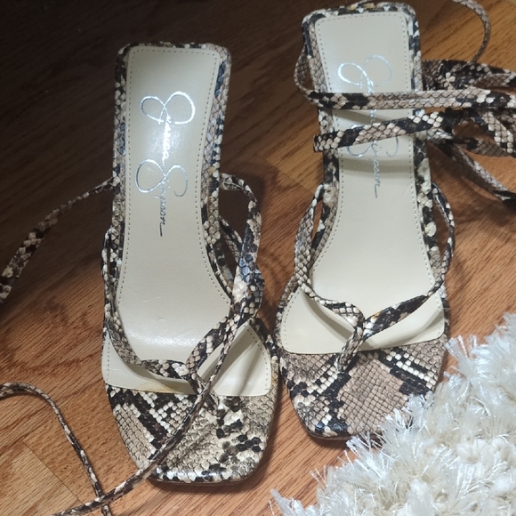 Elegant Strappy Sandals - Tan - Picture 4 of 6